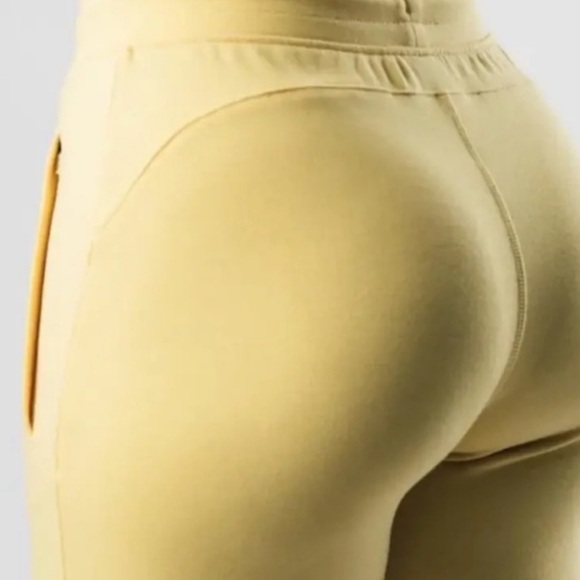 ALPHALETE Women's Essential Core Jogger Sea Salt - Picture 3 of 6